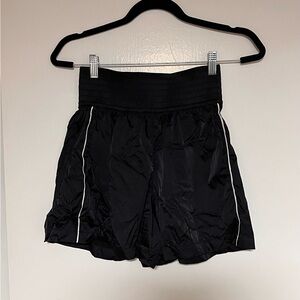 Lululemon Stretch Stain Nylon SHR Shorts Black Size S High Rise